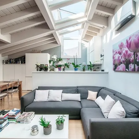 Joivy Isotta's House With 2 Cosy Balconies Apartment *