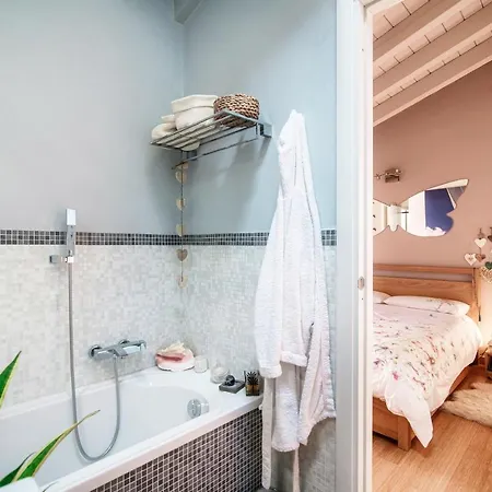 Joivy Isotta's House With 2 Cosy Balconies Apartment Como