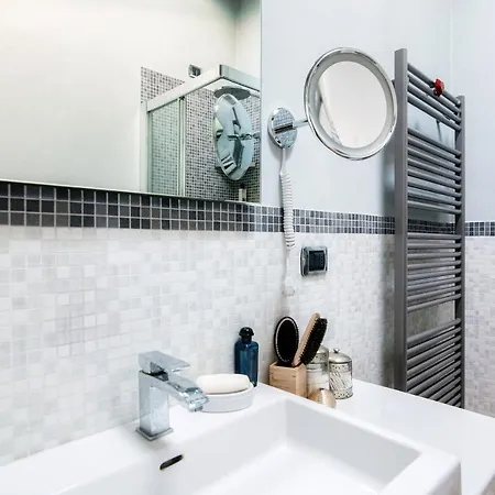 Joivy Isotta's House With 2 Cosy Balconies Apartment *