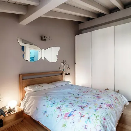 Joivy Isotta's House With 2 Cosy Balconies Apartment Como