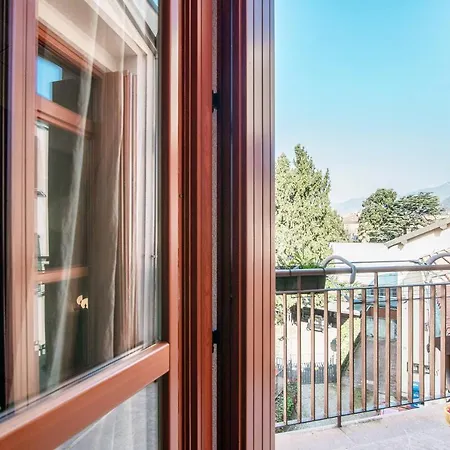 Joivy Isotta's House With 2 Cosy Balconies * Como