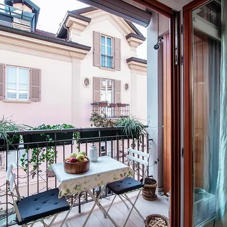 Joivy Isotta's House With 2 Cosy Balconies Apartment Como