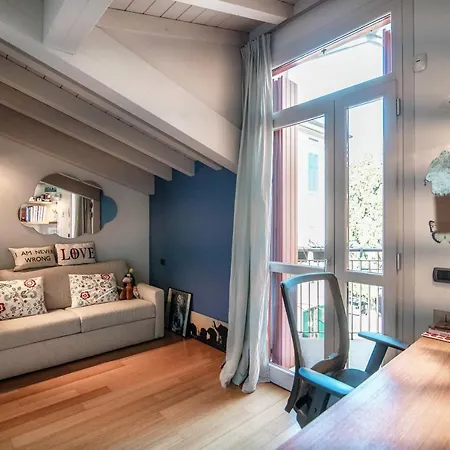 Joivy Isotta's House With 2 Cosy Balconies Apartment Como